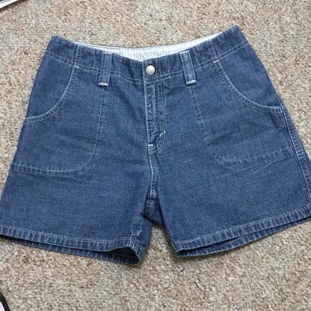 Vintage Levi’s Red Tag Woman’s Denim Jeans Snap Back Pocket Shorts size 6